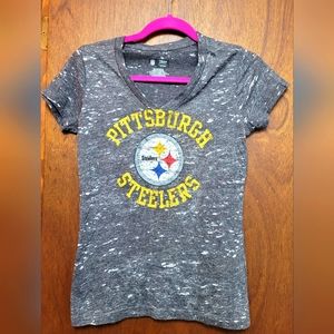 NWOT.  Steelers v-neck t-shirt.   Size S.  (747)